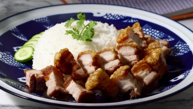 ข้าวหมูกรอบ