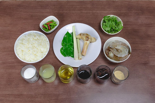 ข้าวผัดต้มยำ