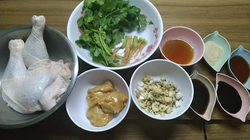 ไก่ต้มน้ำปลา